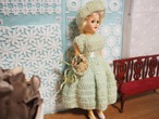 ニットドレスとブーケのお人形　dress me doll 　グリーン 画像3
