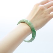 【内径 約59mm】重厚感ある翡翠のバングル komaru/ green A貨翡翠 jd_bg1218