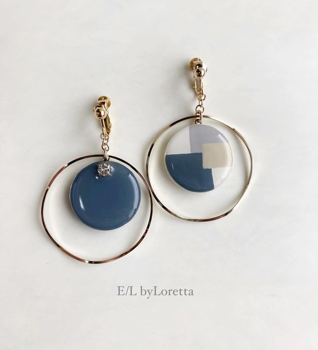 Asymmetry art big hoop pierce/earringⅡ(Graish Blue)