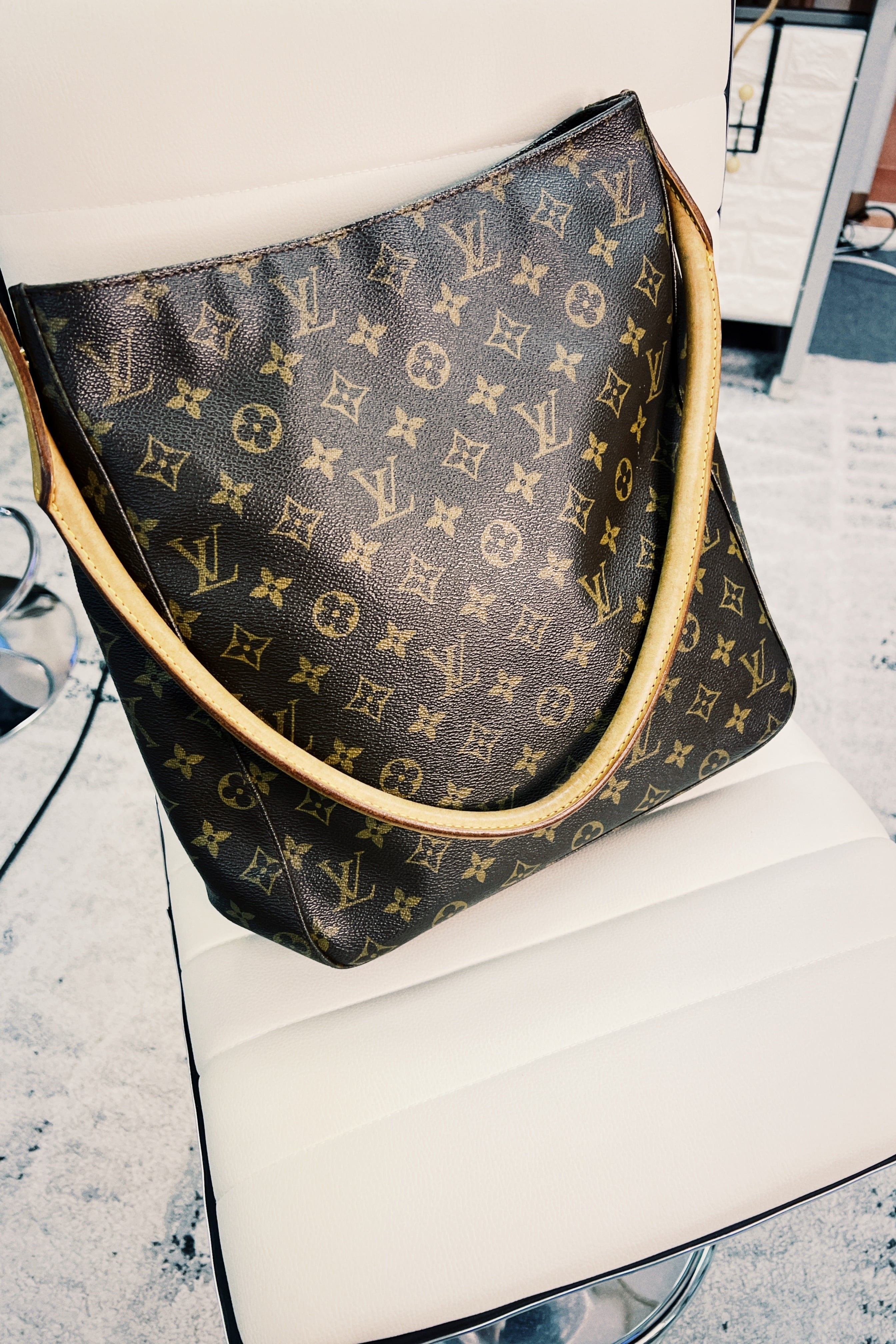 ルイヴィトン LOUIS VUITTON LV ルーピング GM モノグラム ショルダー  