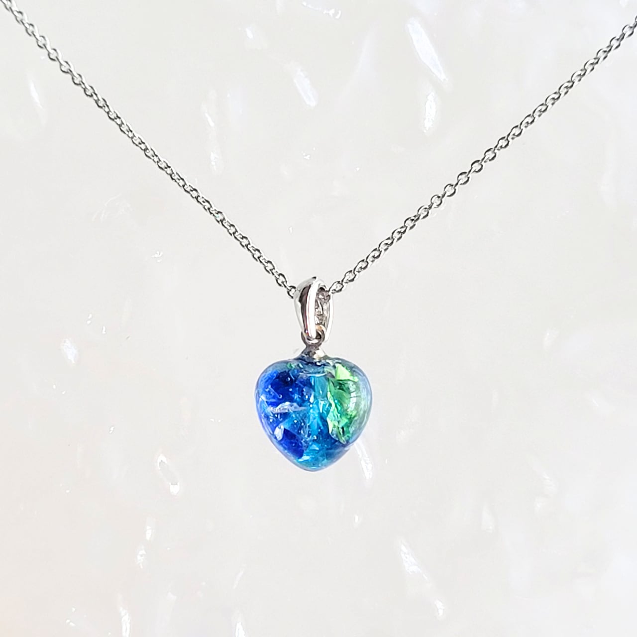 ハンドメイド 琉球ガラス レジン 天然石 ガーネット ピアス イヤリング