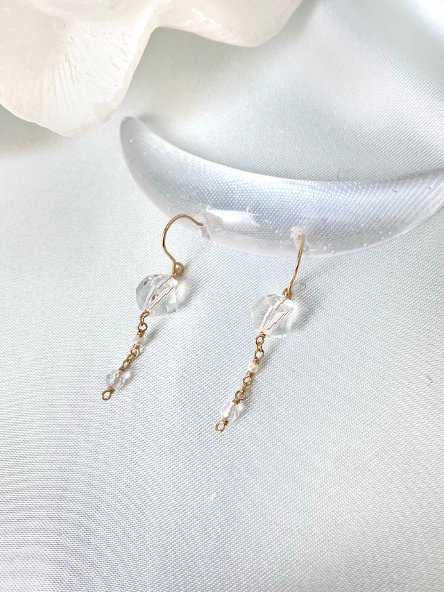 “さりげなく華やかに”が叶う コーデが引き締まる上品ピアス＜クリア＞【14KGF】※イヤリング変更可 rito