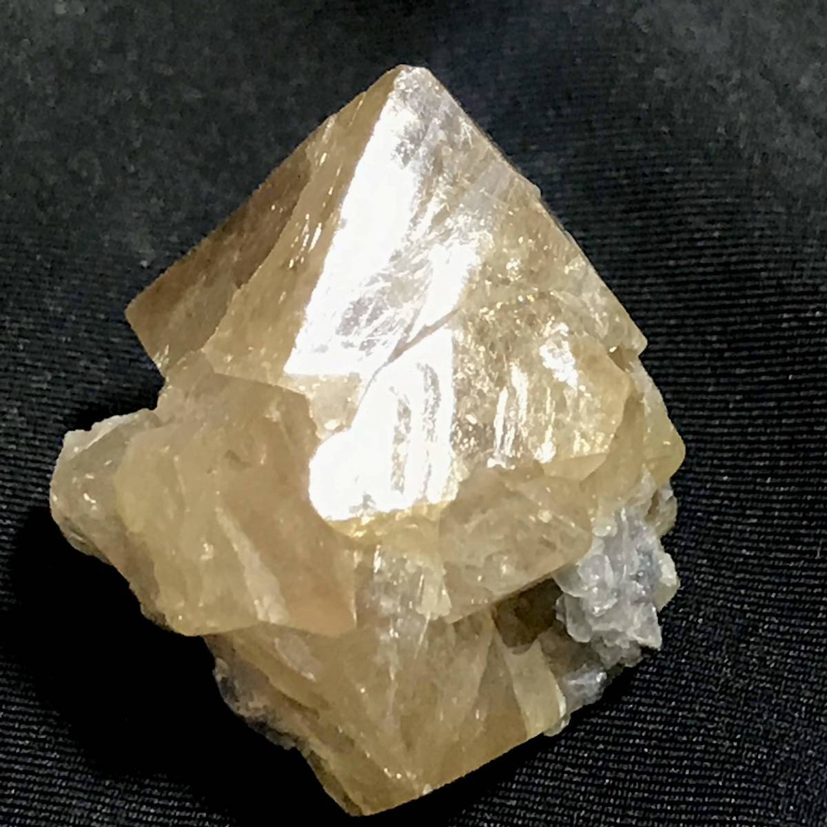 モロッコ産　パープルオーラジオード　1813g　対　巨大　天然石　鉱物　鉱物標本 モロッコ産 パープルオーラジオード 1813g 対 巨大 天然石 鉱物 鉱物