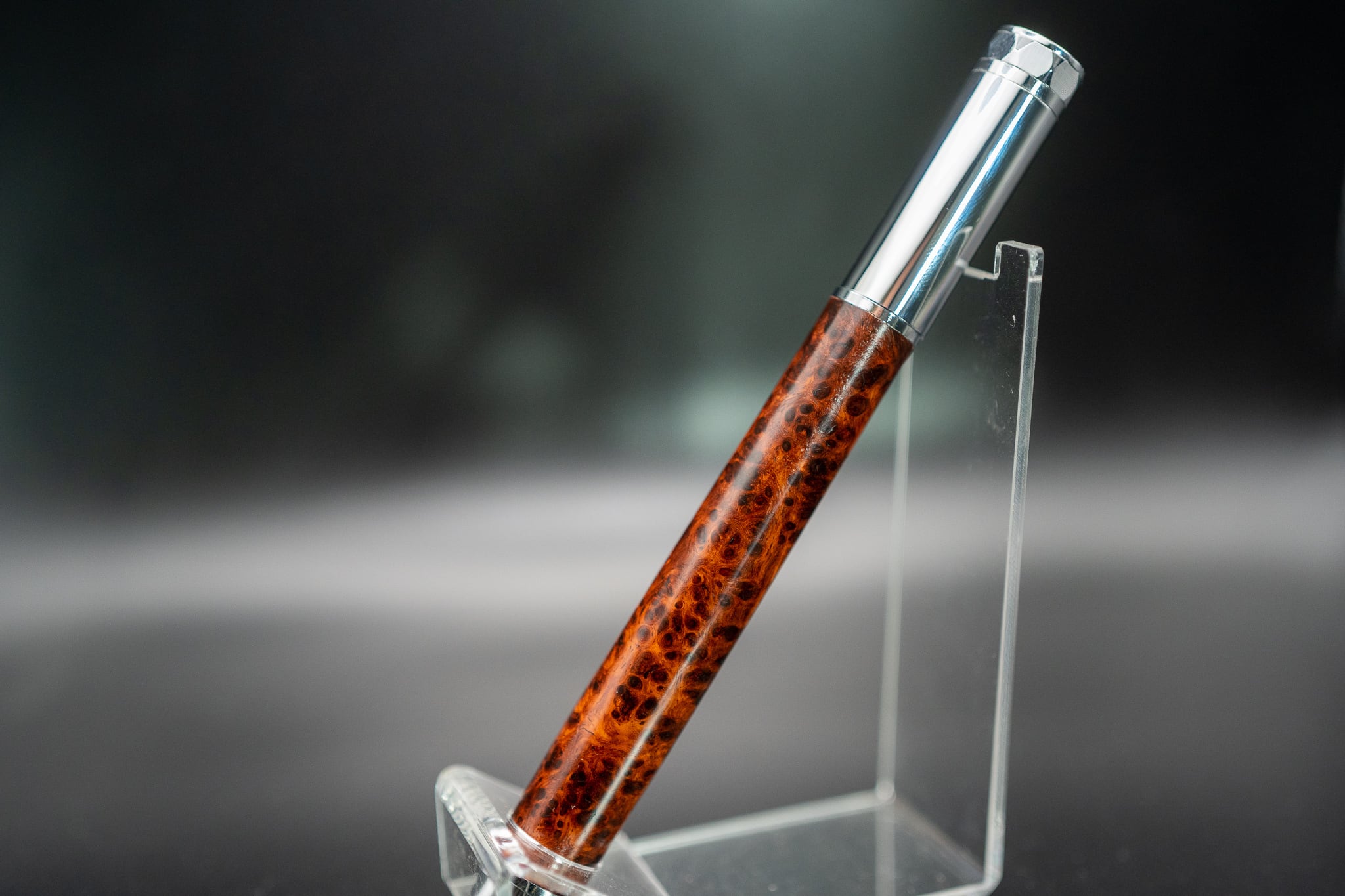 朱色の銘木】 本花瘤杢 極上 silver 万年筆 | 木軸ペン工房 金杢犀