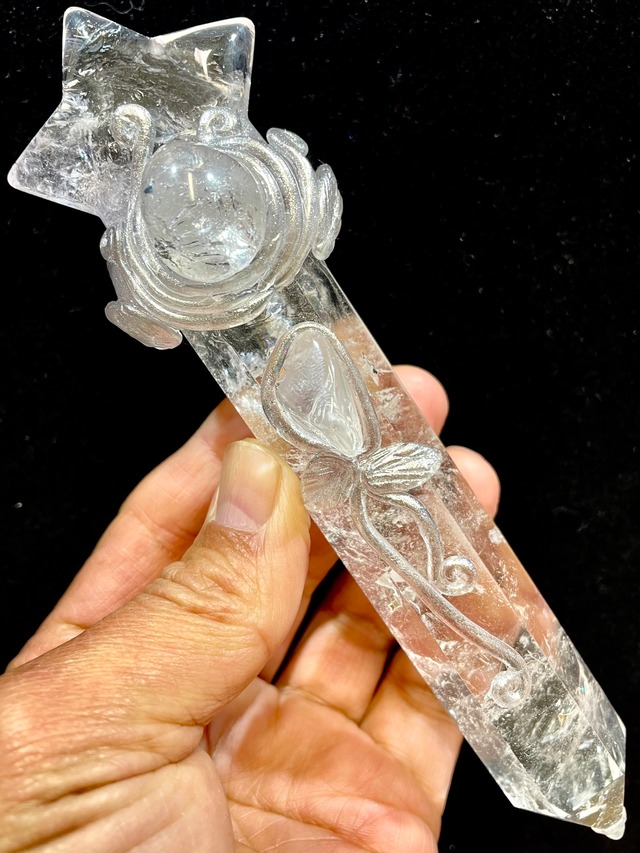 45) エネルギーを高める超アイテム！「アート・クリスタルワンド」ハンドメイド(台座付)