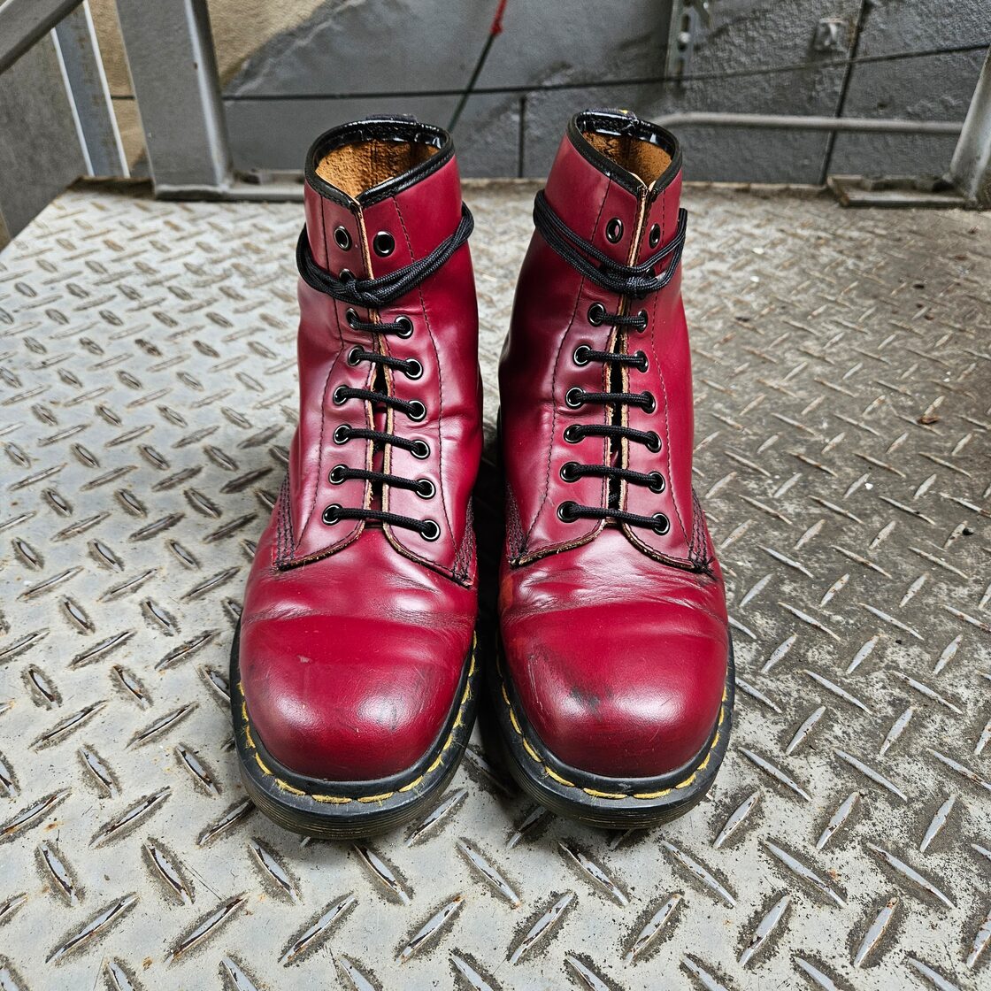 MADE IN ENGLAND] 