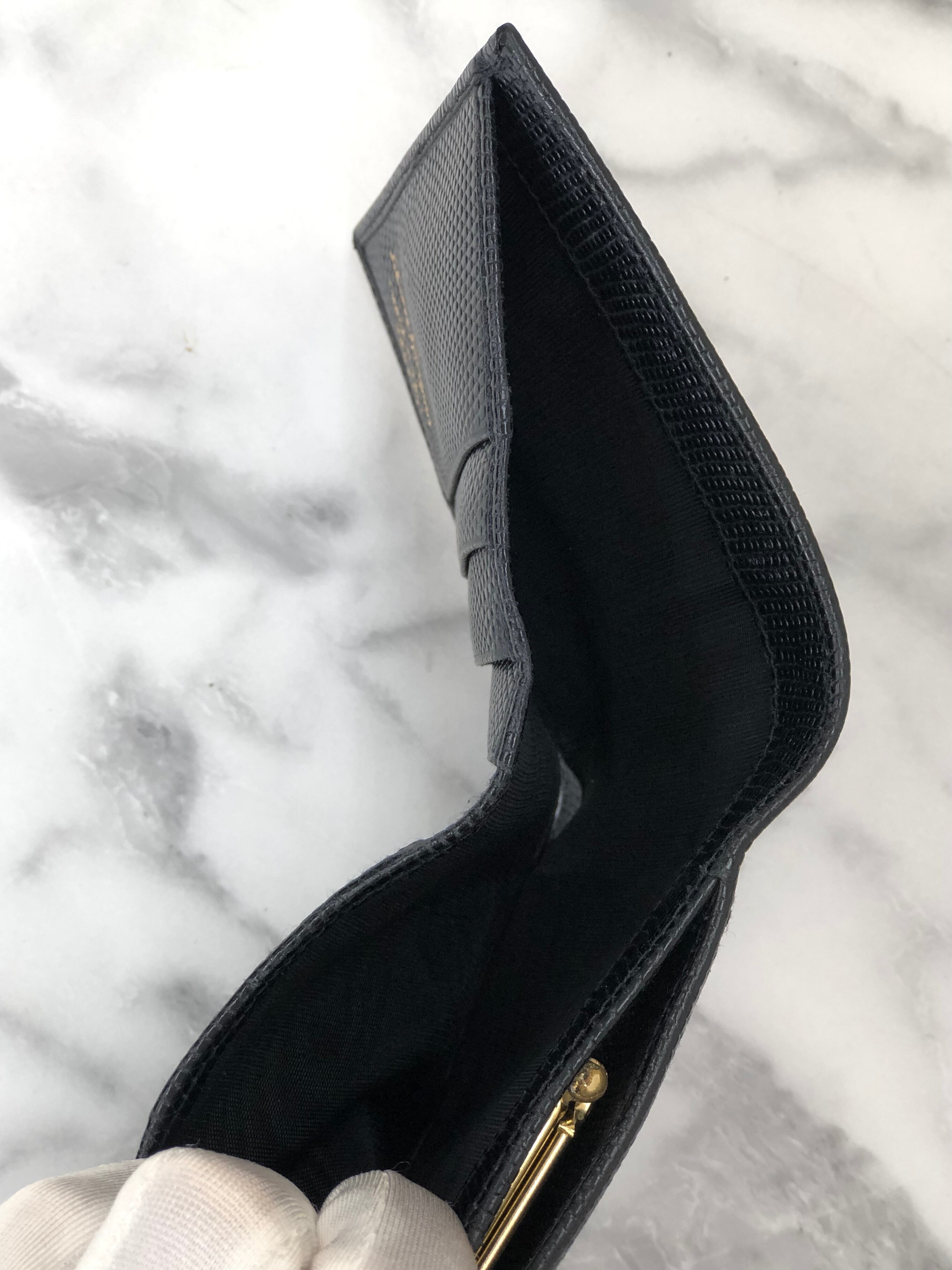 Salvatore Ferragamo サルヴァトーレ フェラガモ ヴァラリボン レザー