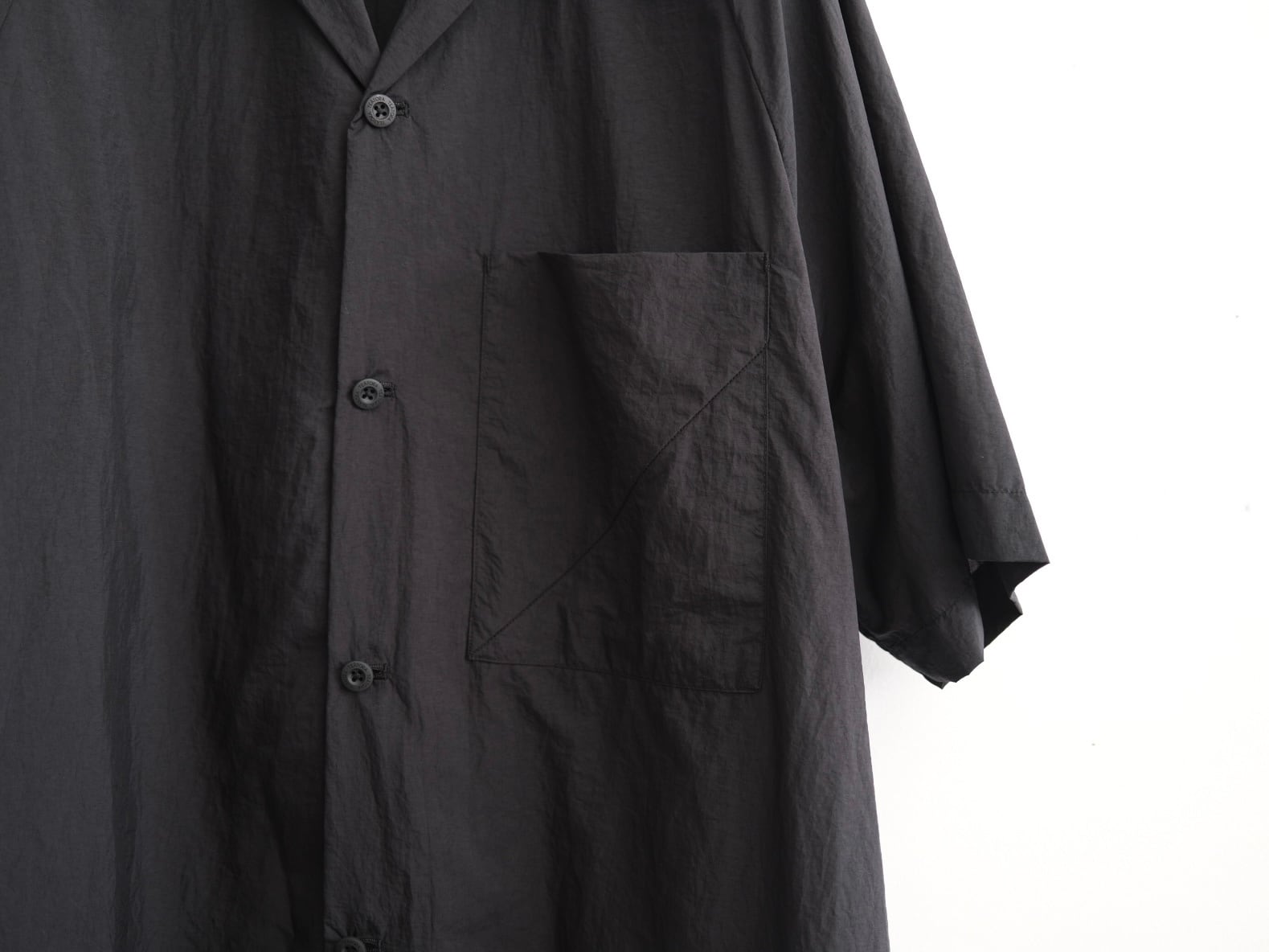 TEATORA” CAMBRIAN SHIRT S/S - HL BLACK” | Lapel online store