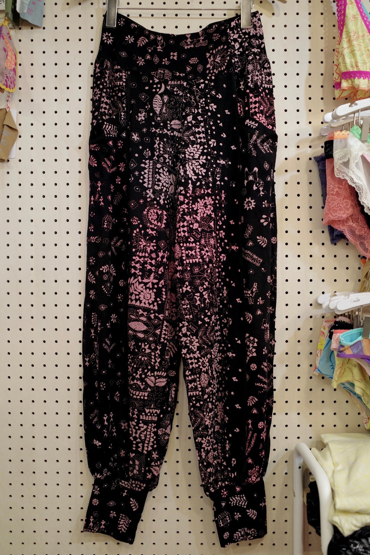 ポケット付きアラジンパンツ size XS(ブルー/つづきニャンドゥティ柄