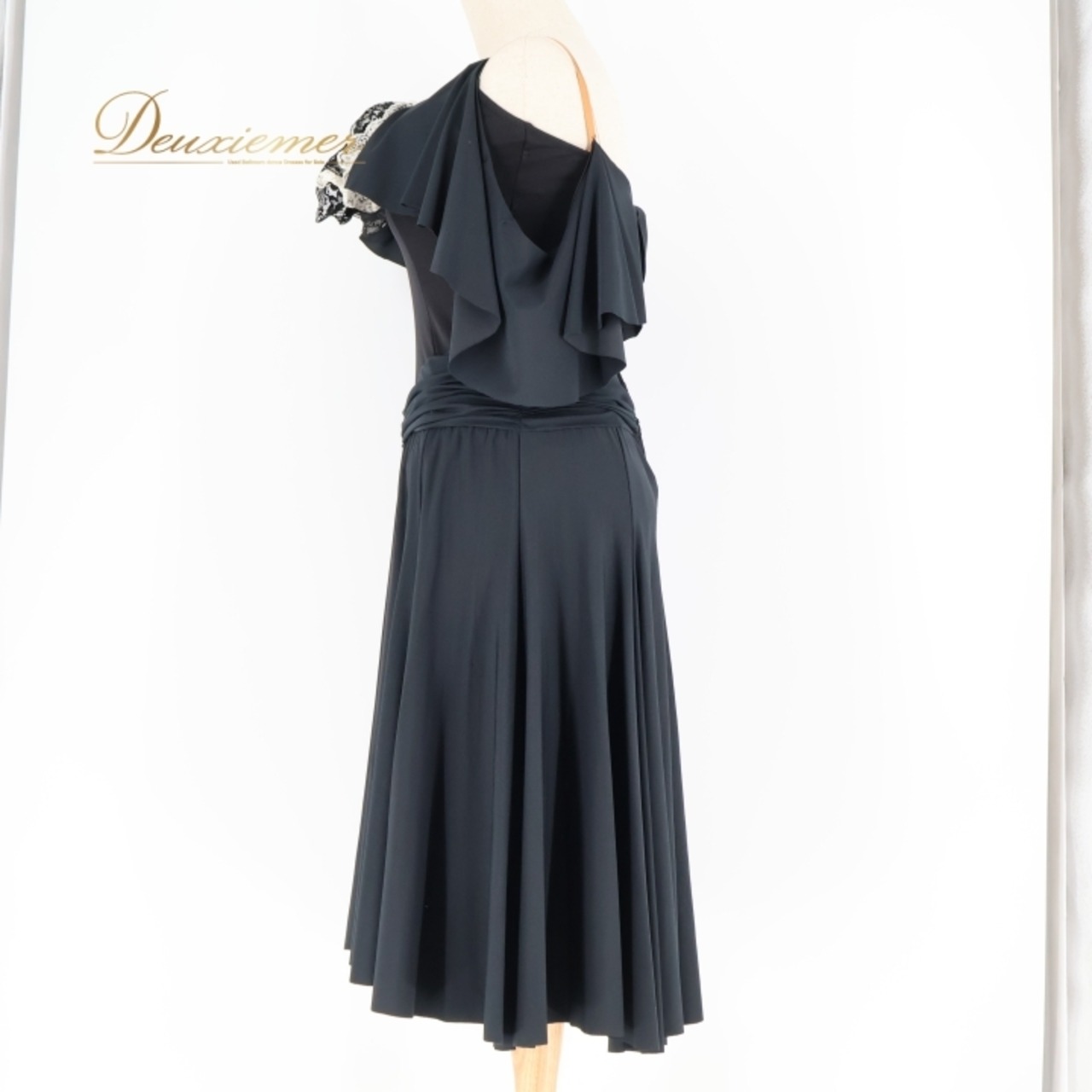 社交ダンス 衣装 ジャンティ gentil ラテン ドレス ワンピース 黒 レース 日本製 伸縮 軽い ストレッチ パーティドレス 発表会 無地 ブラック系 踊りやすい シンプル おしゃれ フォーマル パーティー 大人向け レディース Mサイズ 薄手 日本製製品 ダンス衣装 黒無地 コスチューム パフォーマンス用