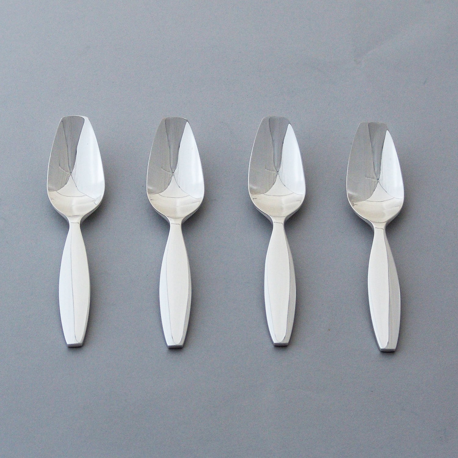 ドルチェ〉4pc.アイスクリームスプーン No.5-21704-800