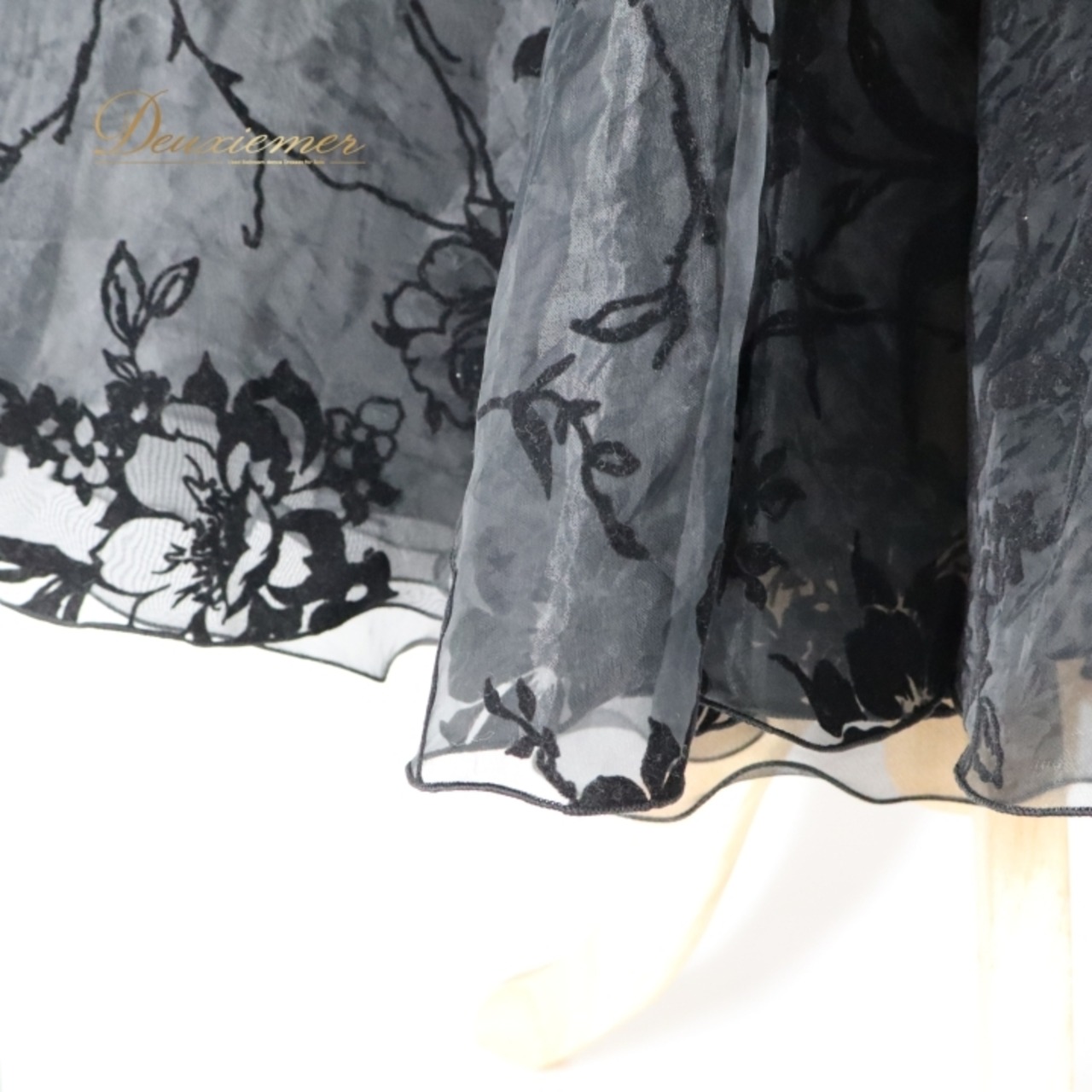 社交ダンス 衣装 スカート ブラック系 タカダンス TAKA DANCE 黒 シンプル 透け感 花柄 バラ柄 植物柄 チュール ベロア ふんわり フレア 上品 大人っぽい おしゃれ 練習着 レッスン レッスン着 練習 ブラック おしゃれスカート フレアスカート ダンス衣装 練習用 チュールスカート 大人女性 花柄スカート 透けスカート ボリューム感 ダンス用スカート エレガント ブラックファッション ふんわりスカート