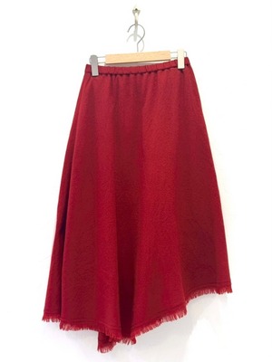 イレギュラーヘムスカート