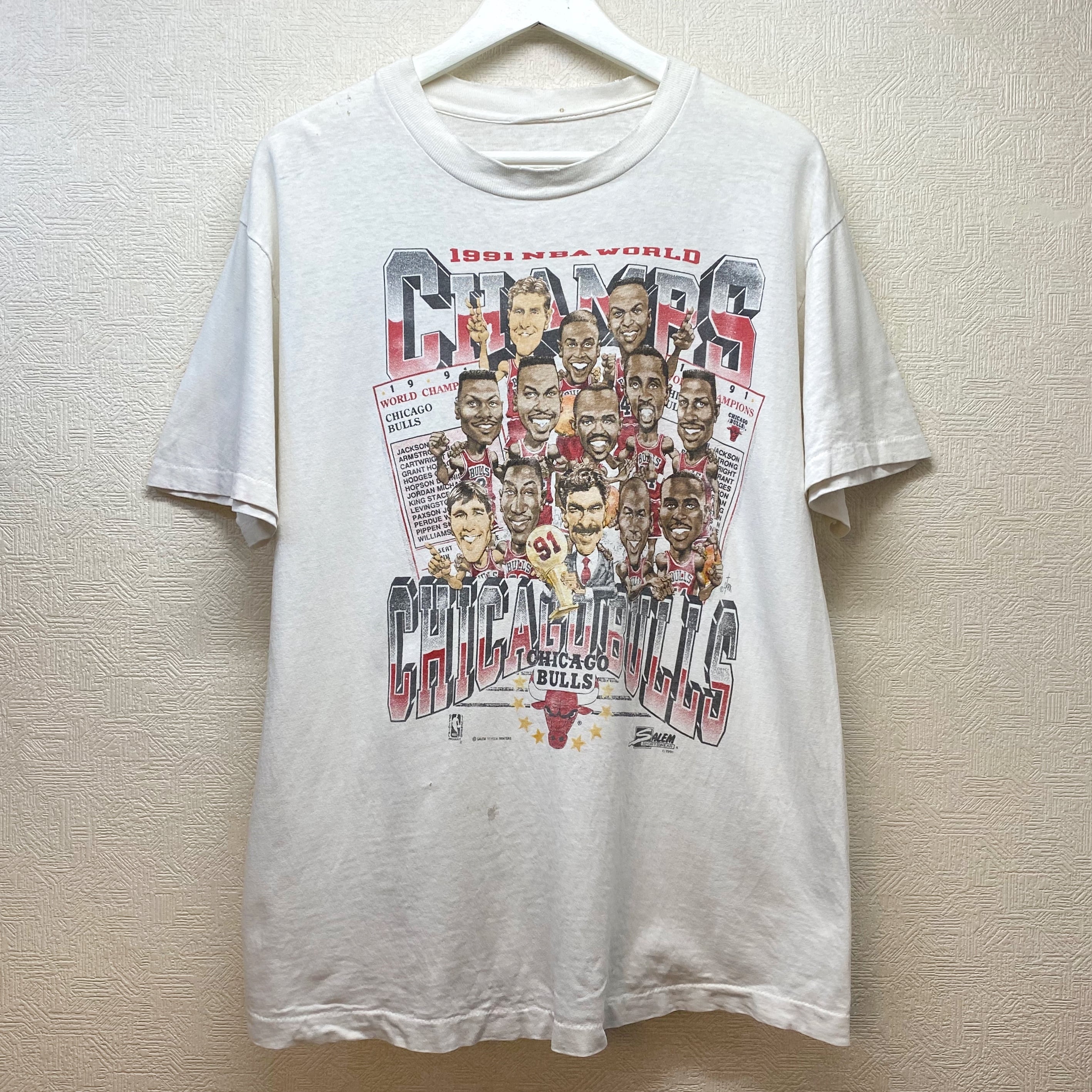 FRUIT OF THE LOOM NBA "Chicago Bulls"/ シカゴブルズ "5 TIME NBA CHAMPS" バッファロープリント Tシャツ 杢グレー系 Made in U.S.A【サイズ：Boy's 14-16】【バスケットボール】【レディース】