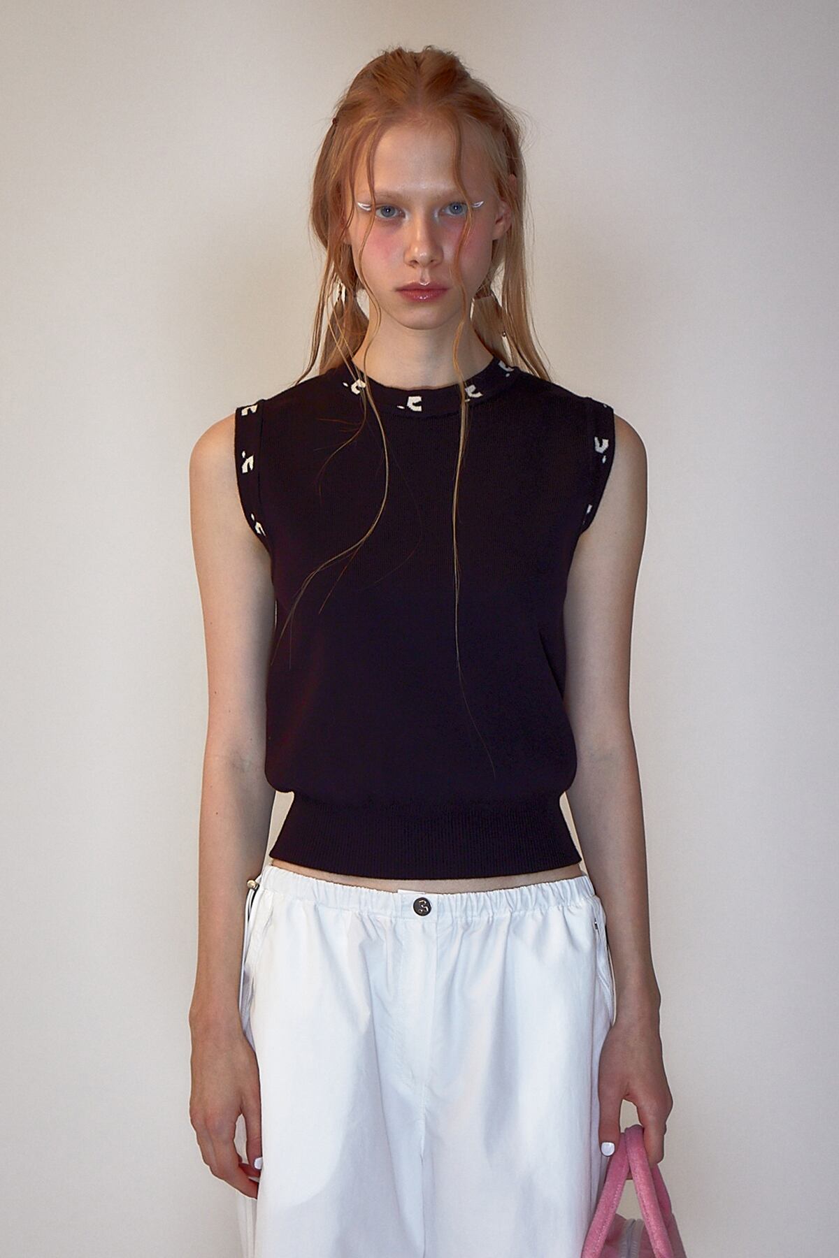 [rest & recreation] RR LOGO SLEEVELESS KNIT TOP - BLACK 正規韓国ブランド 韓国 ...