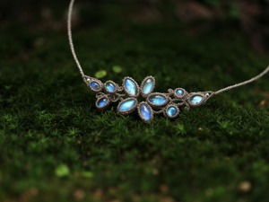 ムーンストーンネックレス　 flower  1