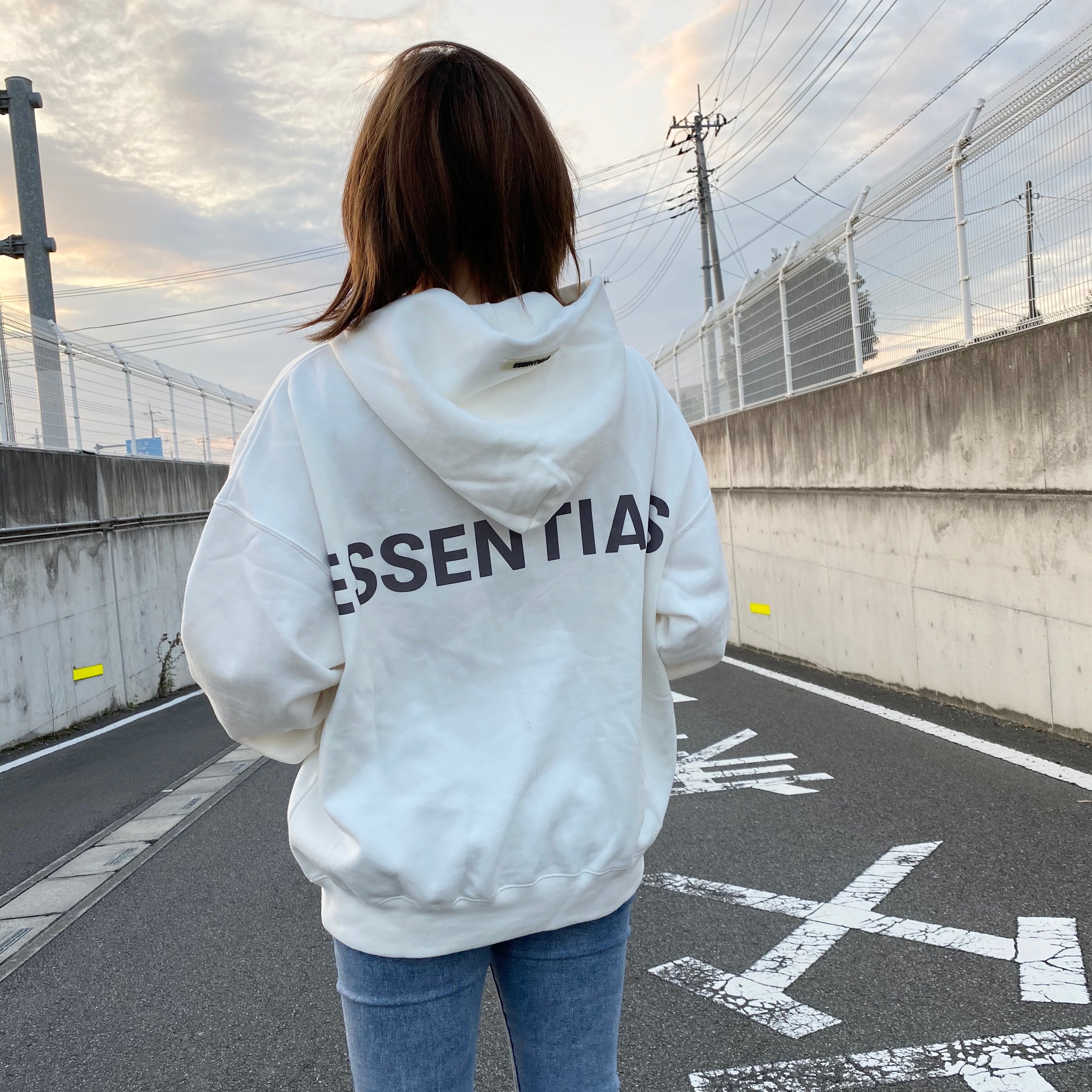 ♡新品・未使用♡ ESSENTIALS パーカー　トレーナー