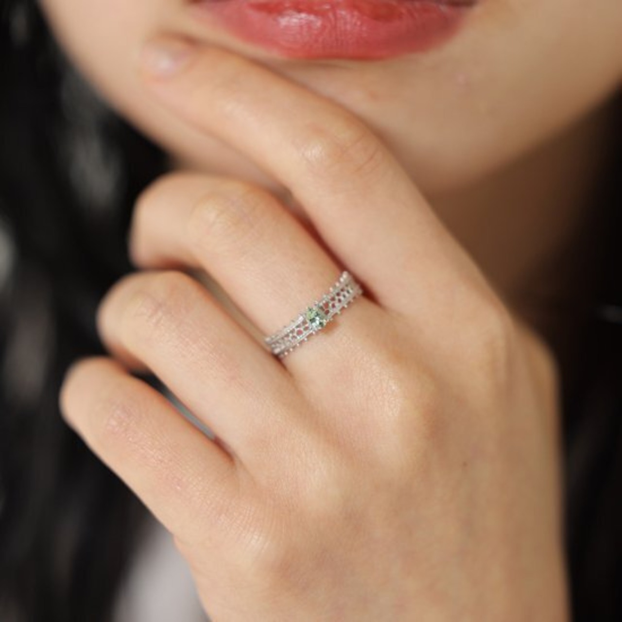 Sulanga指輪:UVカラーチェンジガーネット（ミントグリーンガーネット）