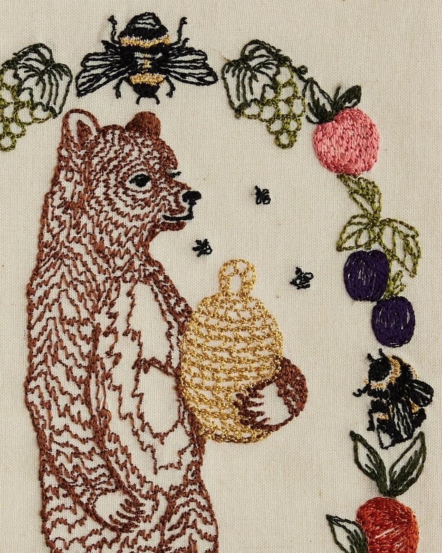 Coral & Tusk 刺繍カード Honey Bear