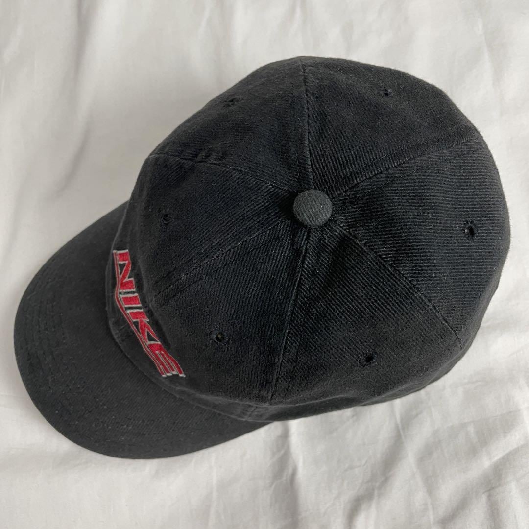 ナイキ ビッグ刺繍ロゴ キャップ 帽子 ブラック黒赤 細畝コーデュロイ 古着 | fuufu powered by BASE