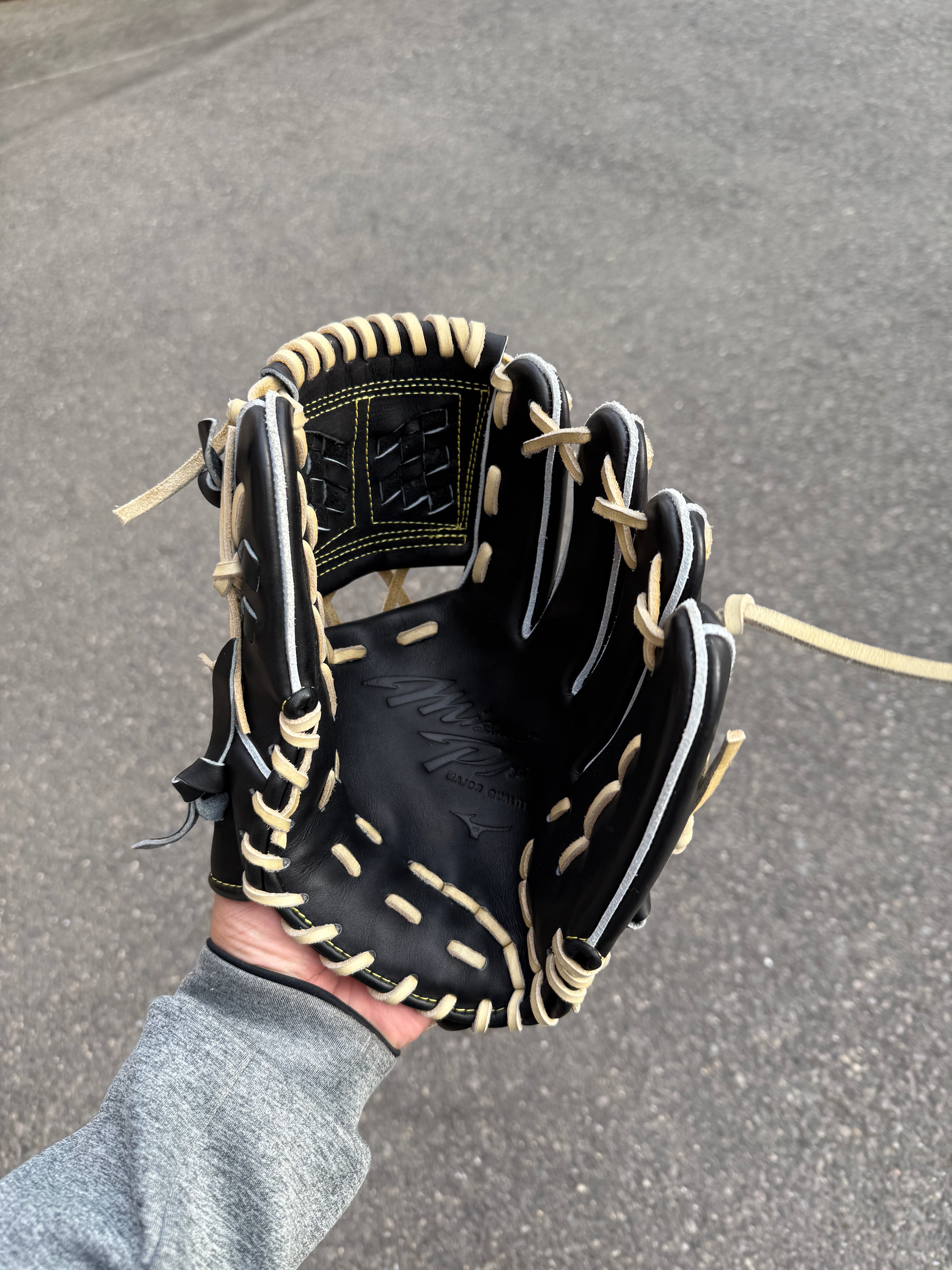 型付け済み】ミズノプロ 硬式内野手用グラブ MMモデル 右投げ用 高校