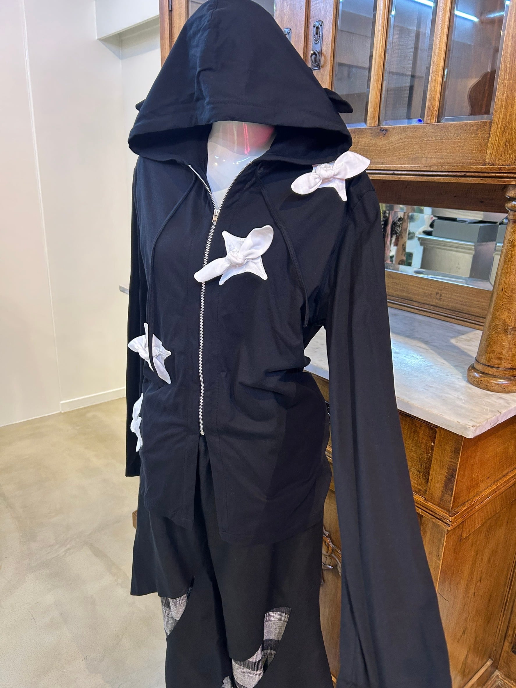 STRONGTHE starknot sash hoodie