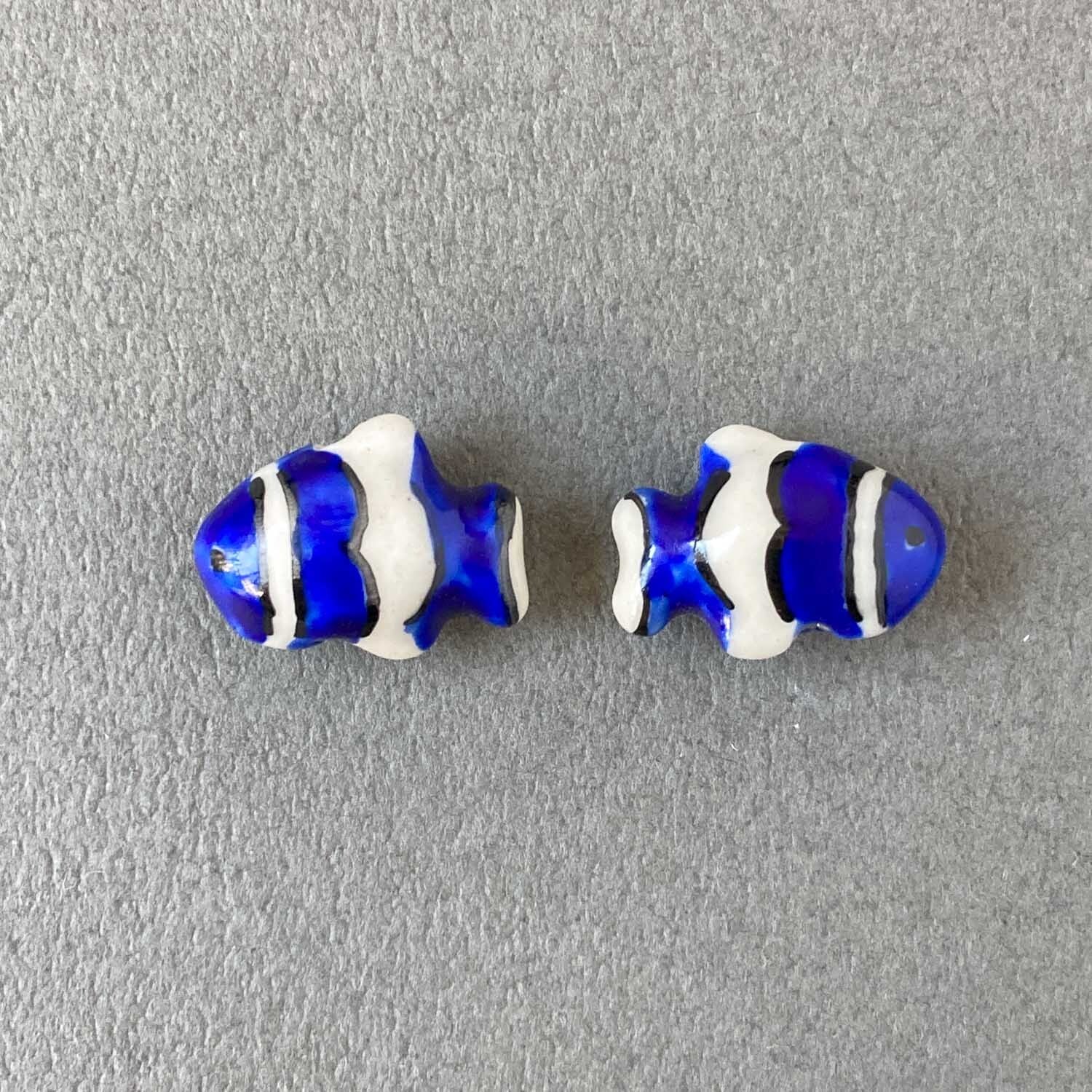 クマノミ風お魚の陶器ビーズ（18mm）《オンライン限定》 | Dua
