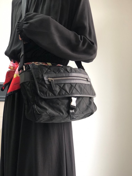 PRADA プラダ ショルダーバッグ ブラック トライアングルロゴ ナイロン キルティング サフィアーノ vintage ヴィンテージ オールド g5c3is