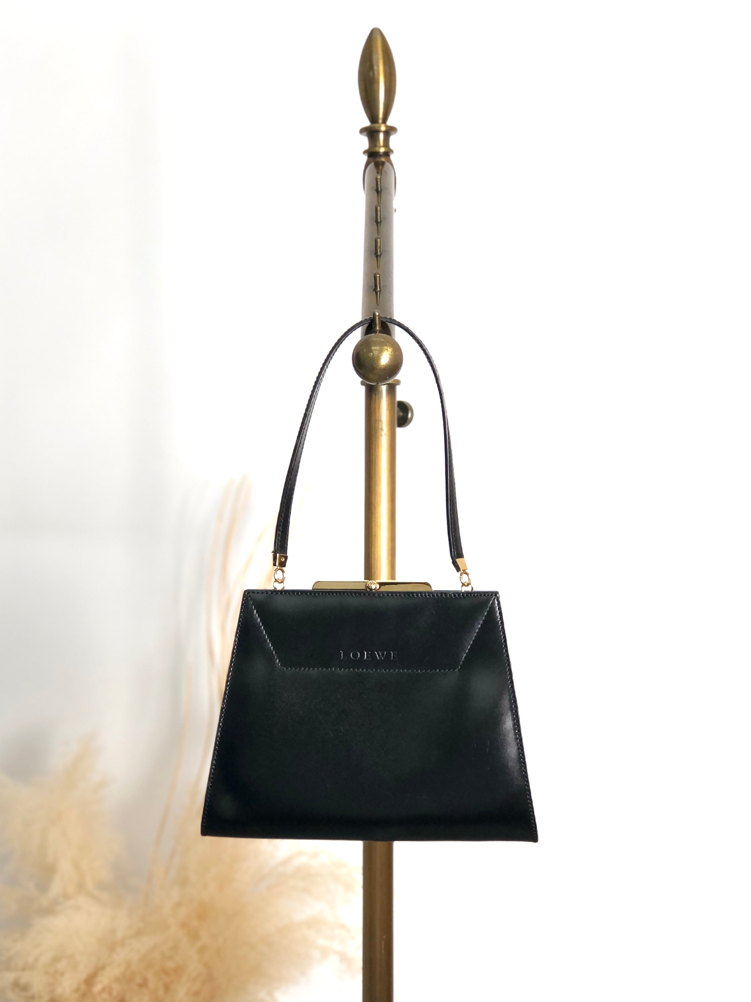 LOEWE ロエベ ハンドバッグ ブラック ロゴ レザー がま口 ミニバッグ vintage ヴィンテージ オールド u7ek7w