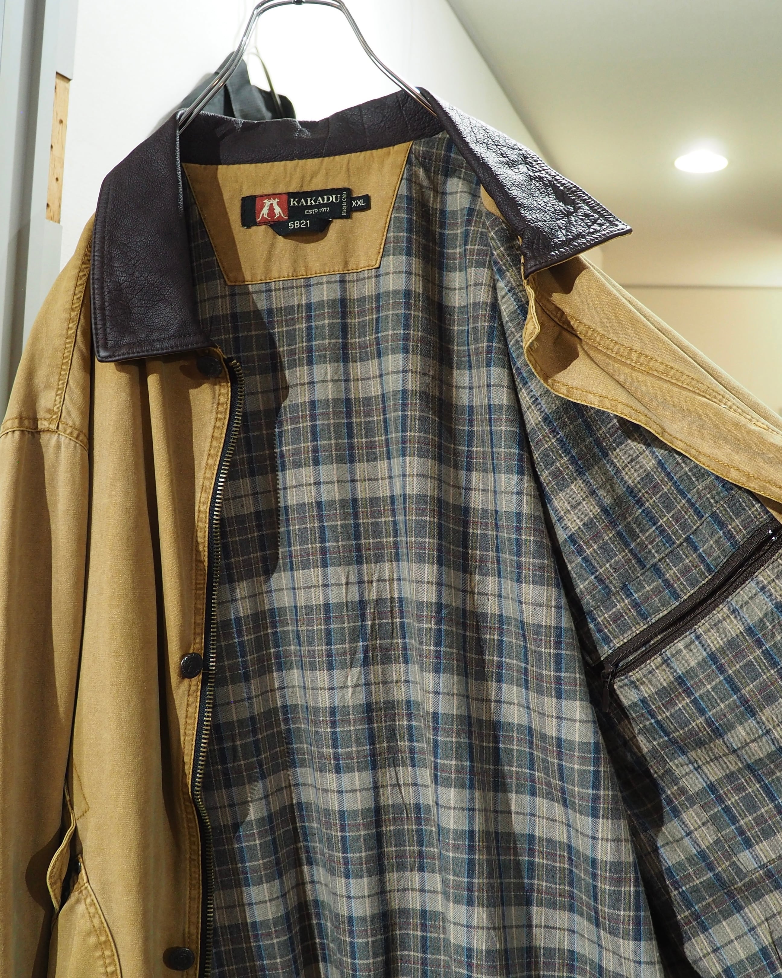 " KAKADU " Beautiful Fade Camel × Leather Collar switching Vintage Loose Duck Jacket