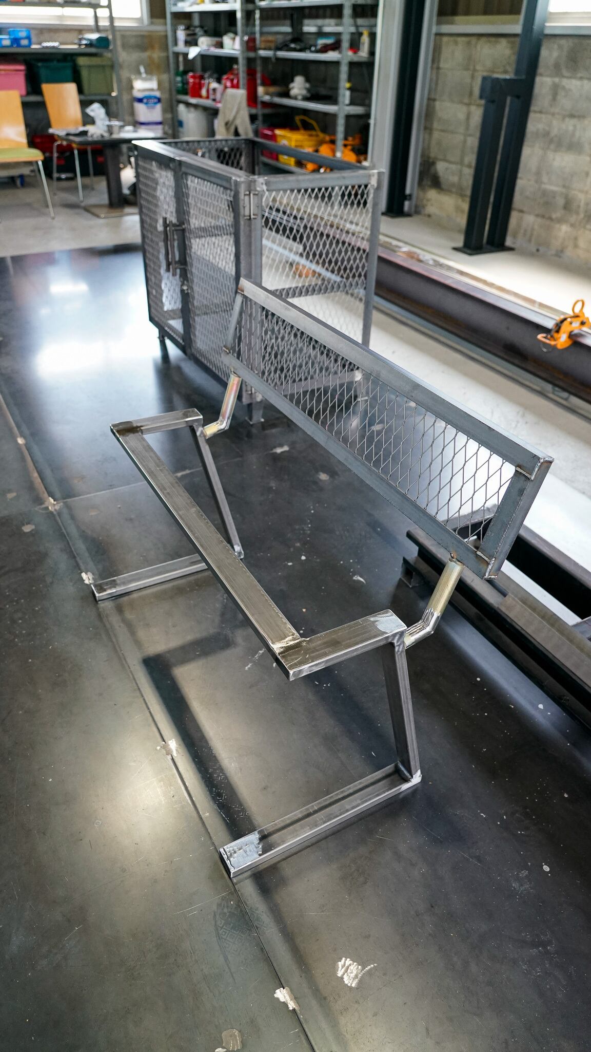 アイアンベンチ | ferro industrial furniture