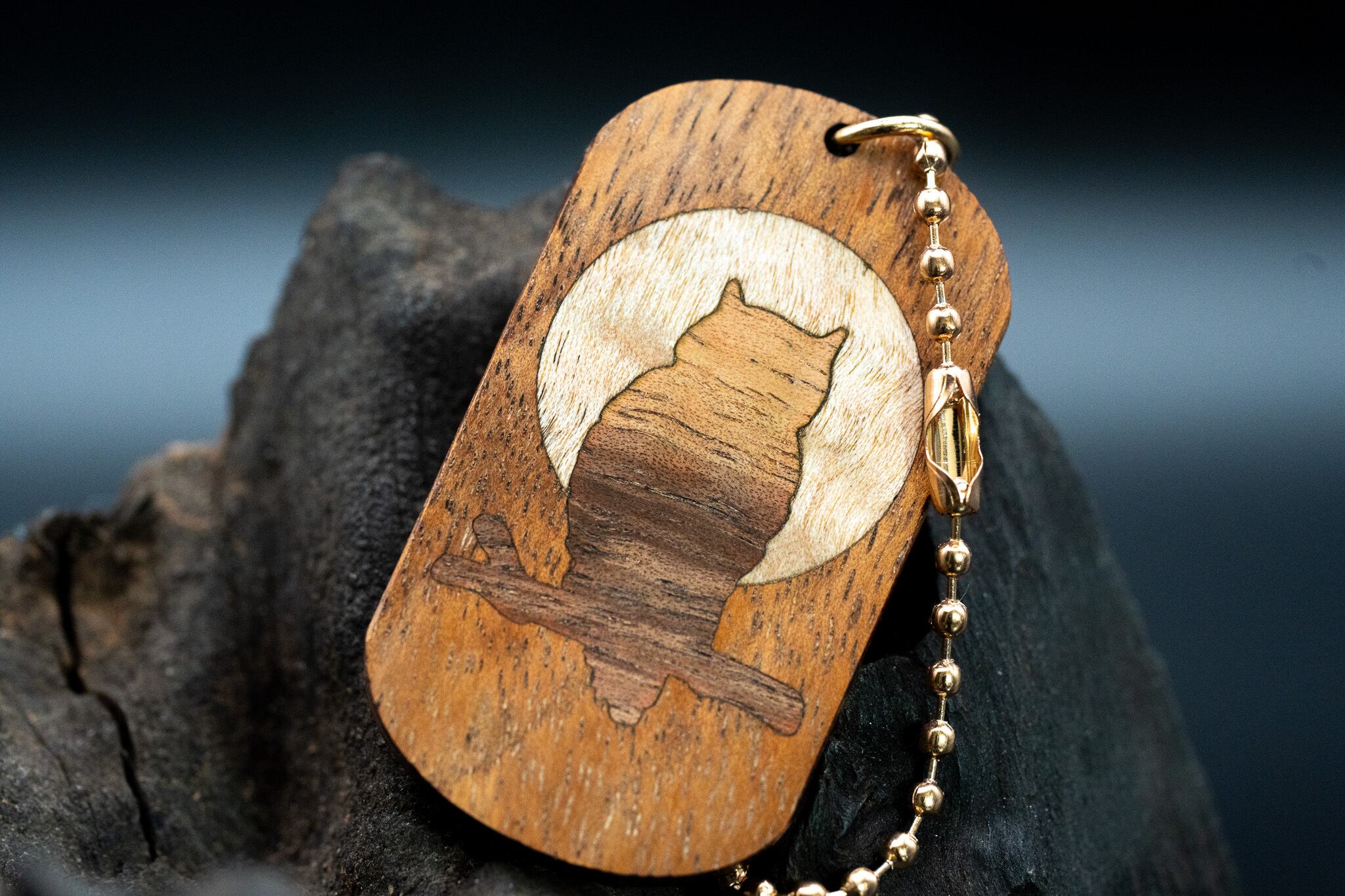 【王族の愛した銘木】 ハワイアンコア ドッグタグ 象嵌 夜とミミズク