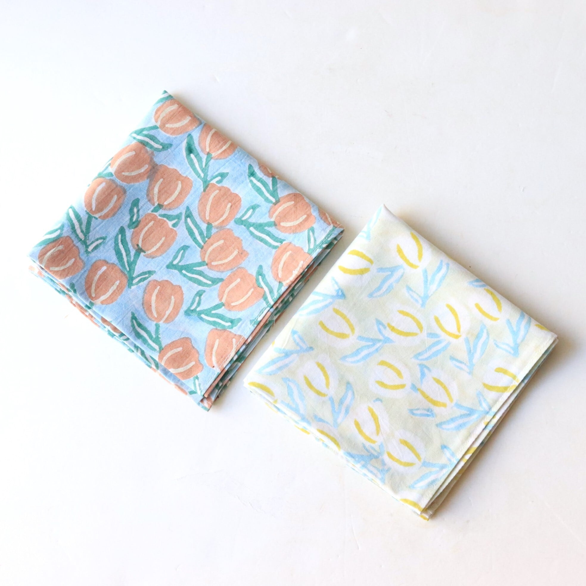 【ハンカチ】チューリップ畑がいっぱいに広がる