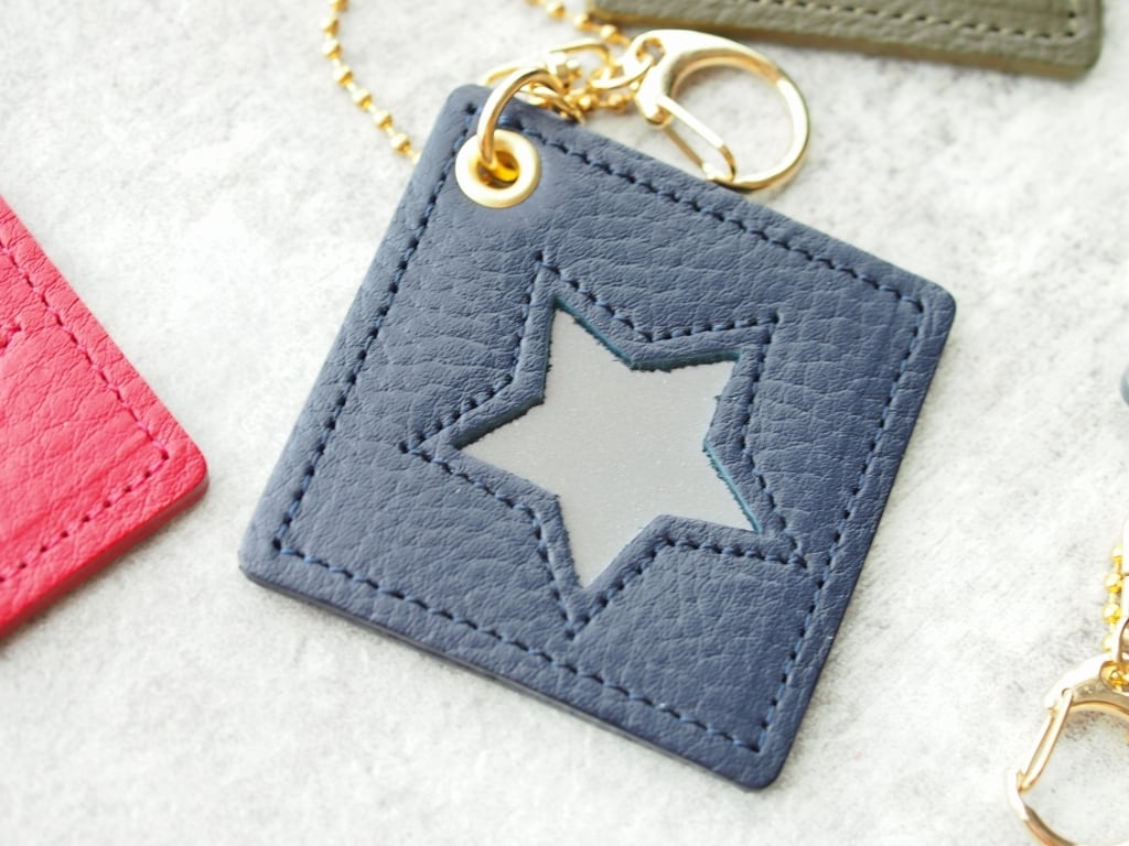1万円キーポーチと同素材！」本革『ワンスターレザーチャーム