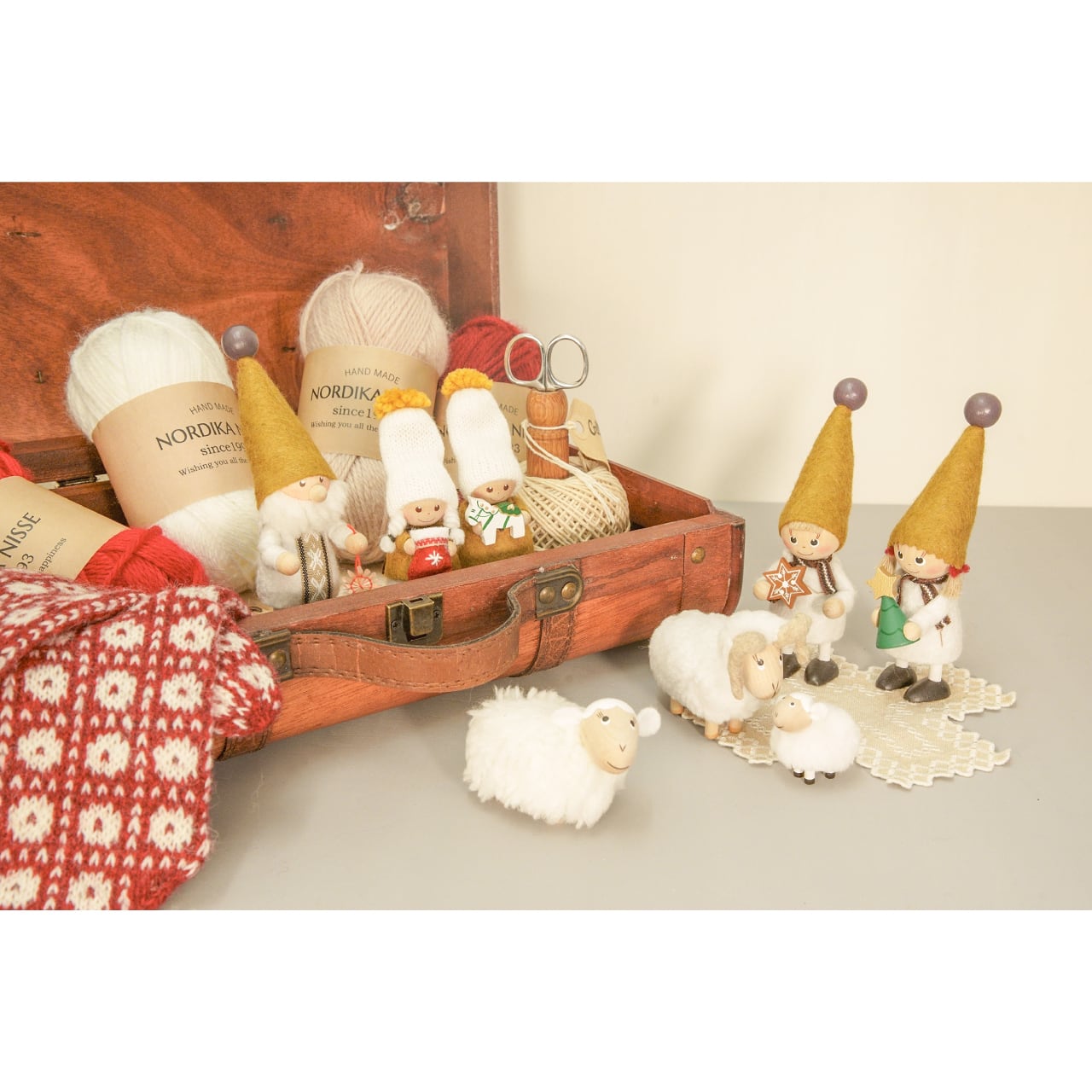 ONLINE限定】ツリーを持った女の子 Jule Hygge / ユール・ヒュッゲ