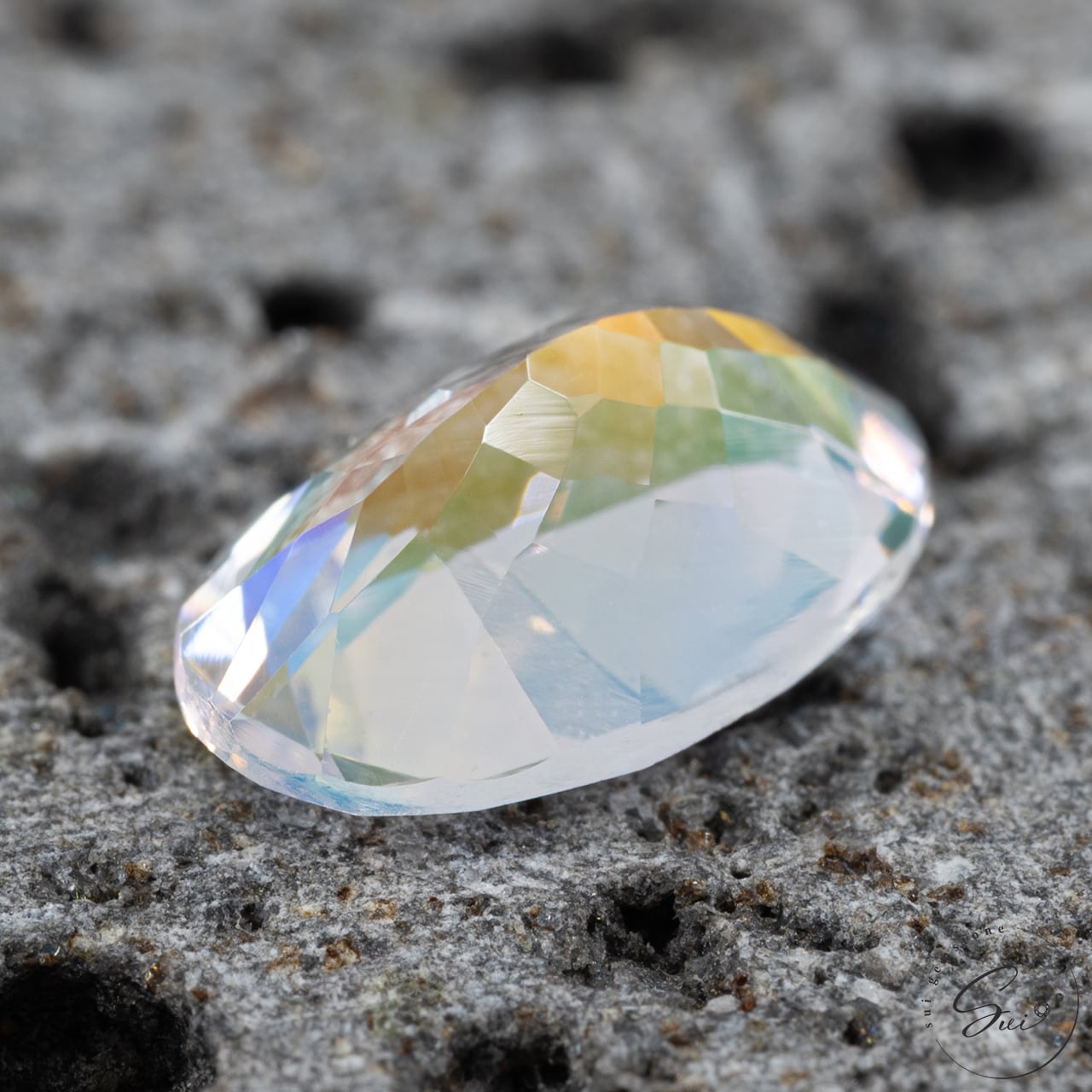 天然【非加熱】レインボームーンストーン 1.04ct | SUI GEMSTONE
