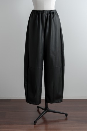 barrel leather pants(black) １月上旬頃から発送