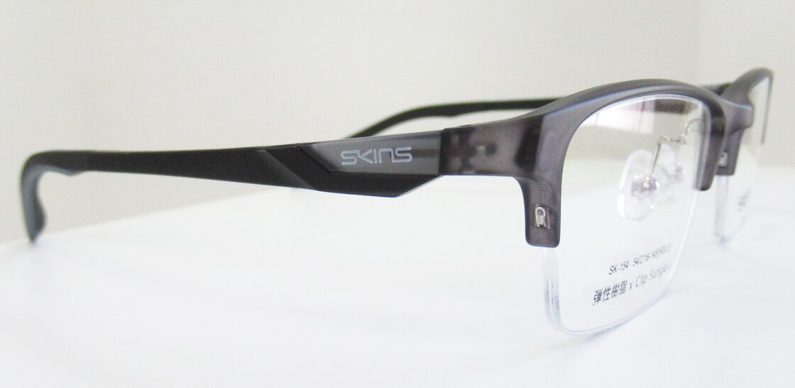 ◇SKINS スキンズ ◇クリップサングラス付 メガネフレーム SK 