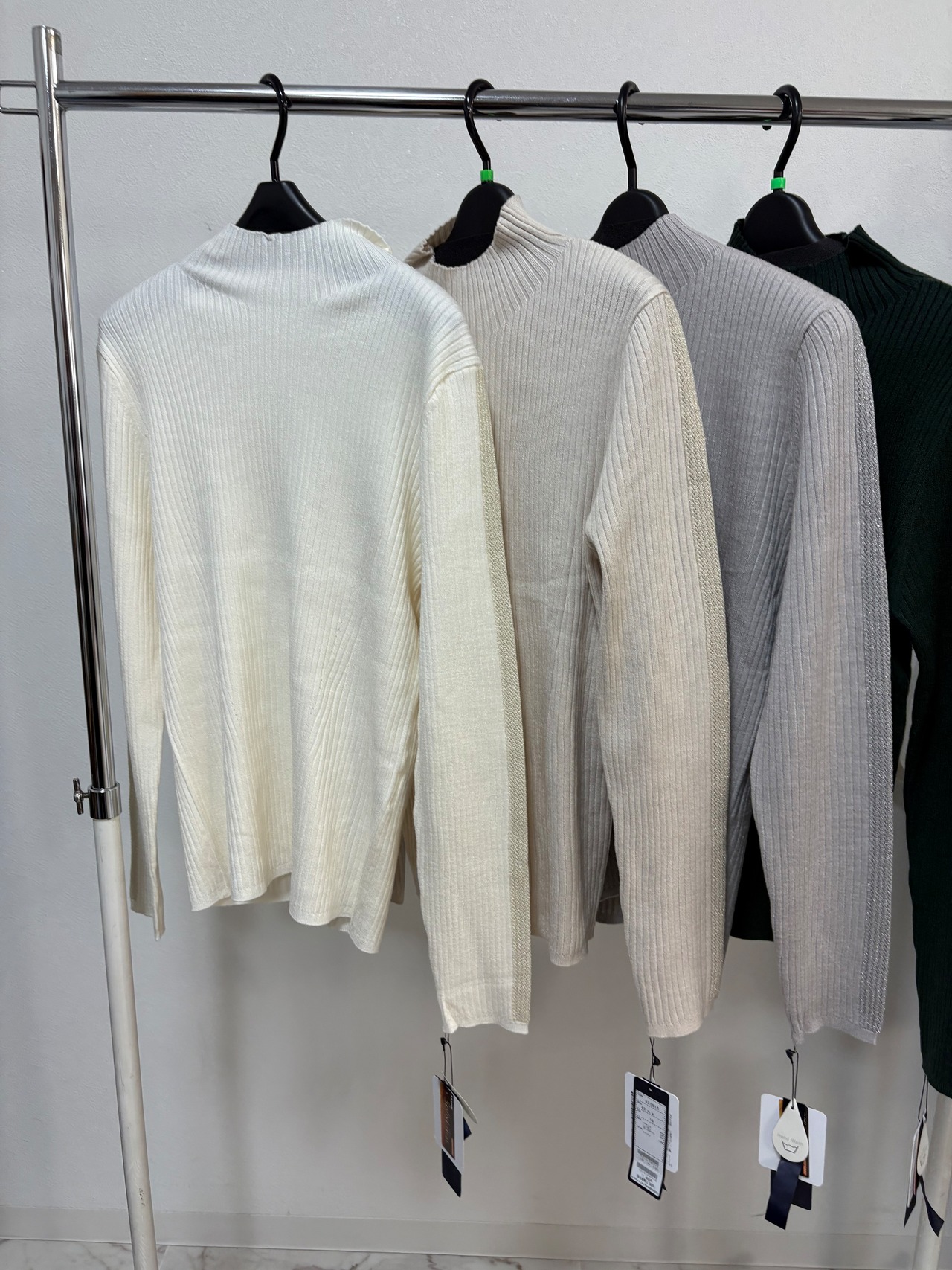 ROBE ハイネックネックラメラインニット531913