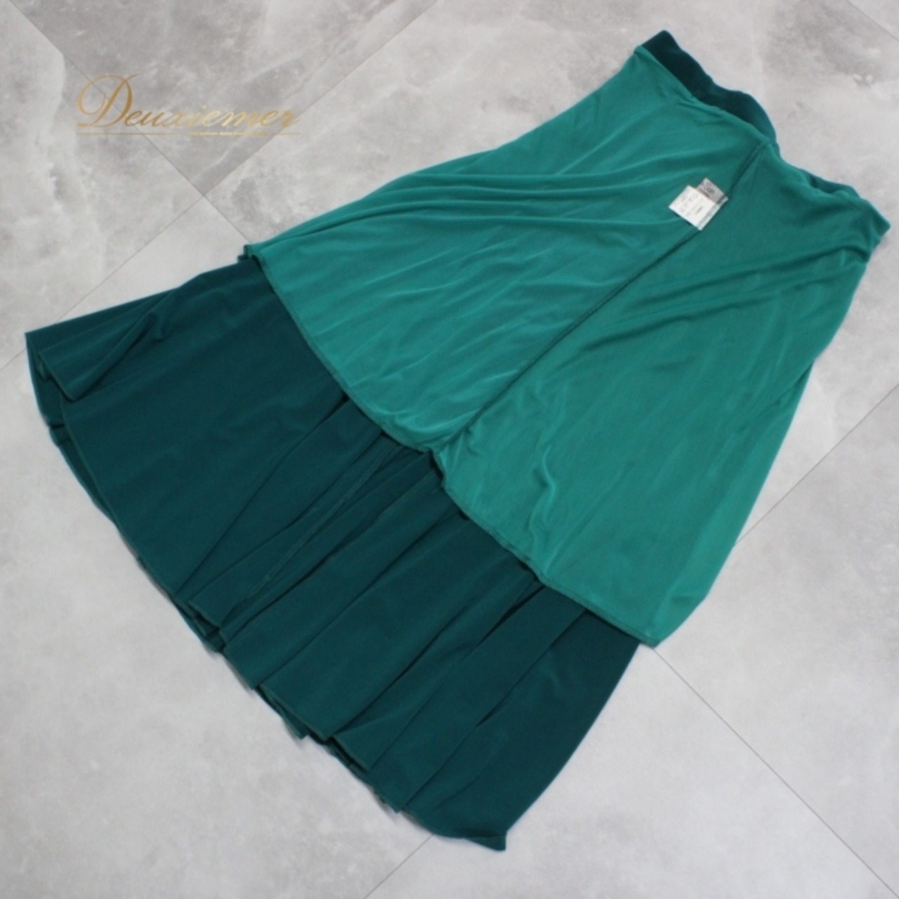 社交ダンス 衣装 スタンダード 上下セット ツーピース レッスンウェア パーティ衣装 Create-Sun クリエイトサン グリーン系 緑 トップス スカート 無地 エレガント フレッシュ 柔らかい 伸縮性 おしゃれ ダンス用 2ピース セットアップ 女性用 汗染み防止 撥水 ポリエステル 光沢 上品 スカート丈 靴下 コーディネート シンプル アクティブ