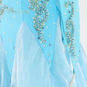 社交ダンス 衣装 スタンダードドレス ワンピース ドレス ブルー系 ウィッシュプラス Wish plus 水色 レース フリル デモ 競技 ダンス パーティ 発表会 おしゃれ 女性用 競技用 発表会用 お洒落