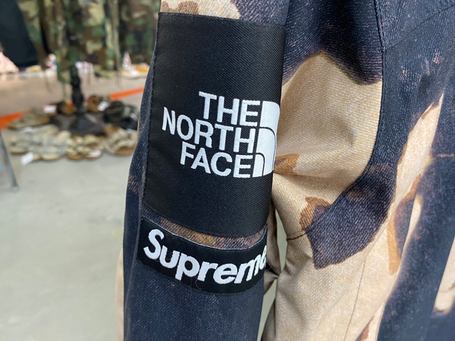 Supreme TNF Bleached Denim マウンテン Jacket