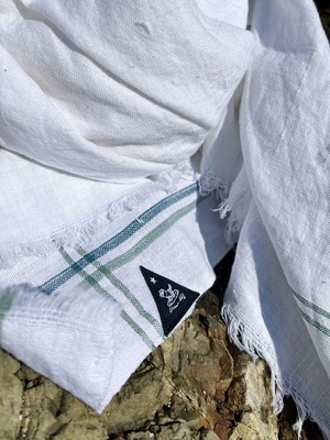 手織りカディのビーチタオル《ブルーとグリーンのライン》