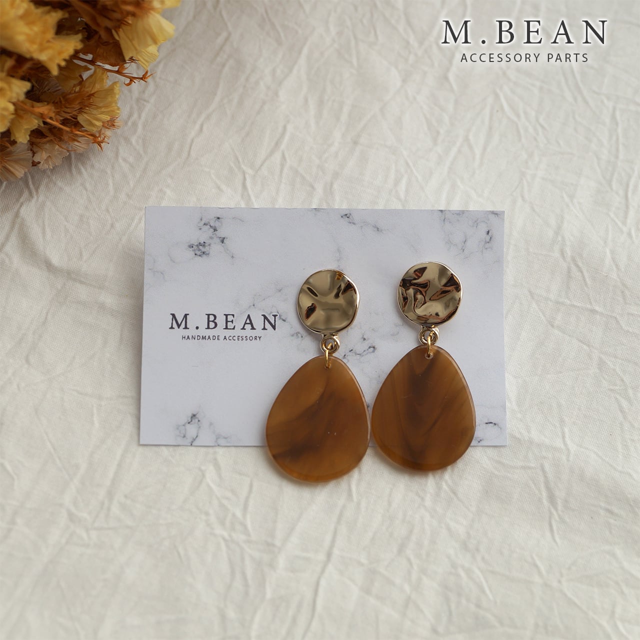 艶々˚✧₊ブラウンシェルの3連ピアス♡ ハンドメイド ブラウン キラキラ ピアス シンプル ゴールド 金箔 シェル かわいい