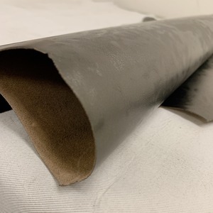 やぎ革　メタリック　【約37ds / 約0.8mm厚】[穴有]　L1G-014