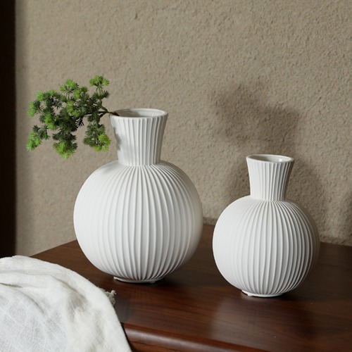 花瓶 フラワーベース プリーツ リブ おしゃれ モダン 北欧 インテリア 雑貨 陶器 一輪挿し デザイン シンプル ナチュラル