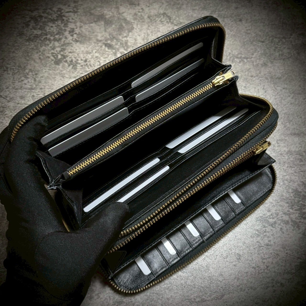 圧倒的な収納力 スティングレイ ダブルジッパー 長財布 ガルーシャ