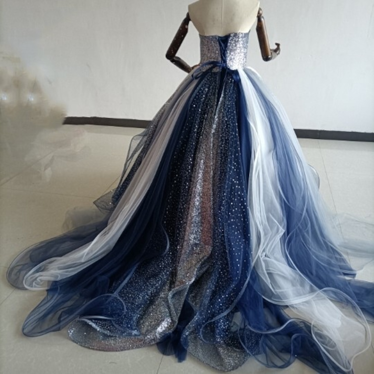 送料無料！送料無料！青 ブルーキラキラチュールカラードレス 可愛い  