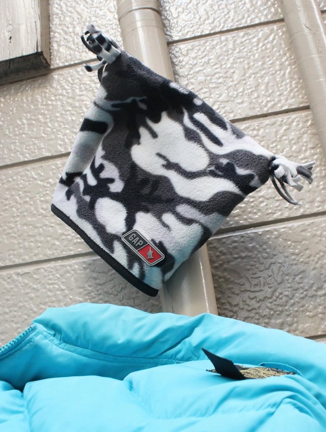 2000s gap kids fleece cap .