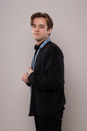 ウクライナ刺繍ヴィシヴァンカ　クロスステッチ手刺繍　Lサイズ　メンズ